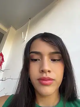 Snapshot of Mia-villalobos chatting on 06-02-26, 12:05 Mia-villalobos online show from 06-02-26, 12:05