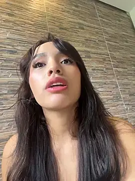 Snapshot of Mia-villalobos chatting on 05-06-26, 02:54 Mia-villalobos online show from 05-06-26, 02:54