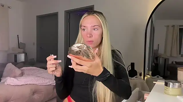 Snapshot of Naughtyblondex chatting on 07-02-26, 11:11 Naughtyblondex online show from 07-02-26, 11:11