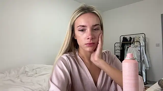 Snapshot of Naughtyblondex chatting on 07-23-26, 11:51 Naughtyblondex online show from 07-23-26, 11:51