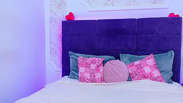 RaysaDrake online show from 04-07-26, 04:14