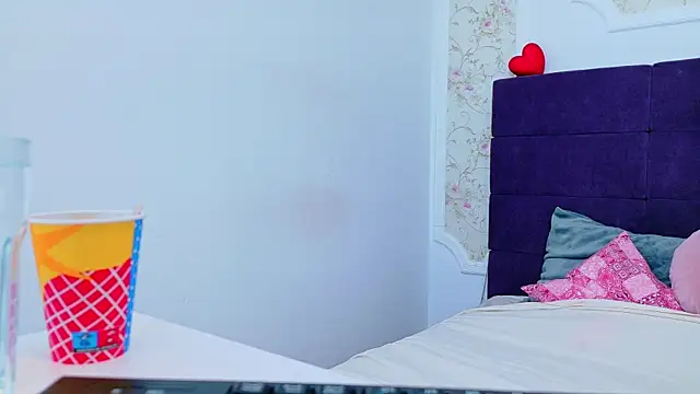 RaysaDrake online show from 04-08-26, 03:08