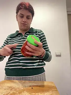 Snapshot of MommySexxy23 chatting on 04-07-26, 09:00 MommySexxy23 online show from 04-07-26, 09:00