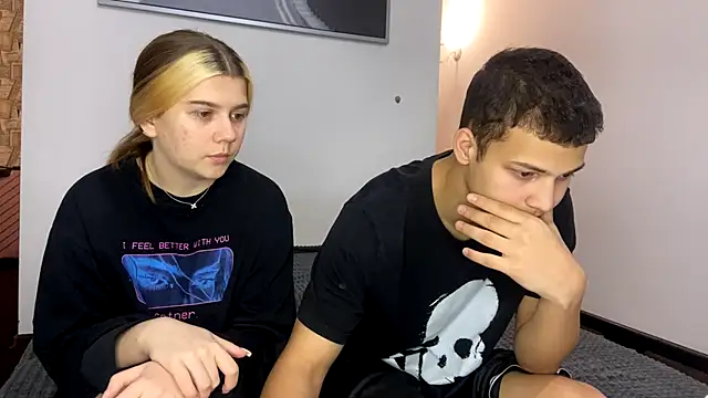 Snapshot of mirel_couple chatting on 03-01-26, 10:10 mirel couple online show from 03-01-26, 10:10