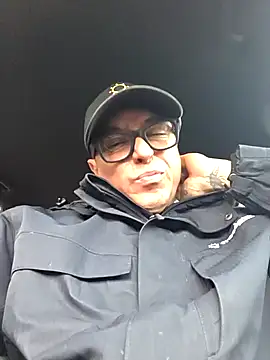 Snapshot of DoggiiDick chatting on 03-02-26, 09:00 DoggiiDick online show from 03-02-26, 09:00