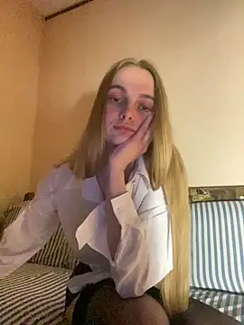 LunaVey online show from 04-02-26, 05:52