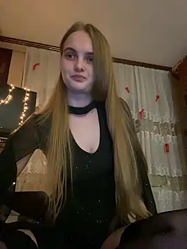 Snapshot of LunaVey chatting on 05-26-26, 06:28 LunaVey online show from 05-26-26, 06:28