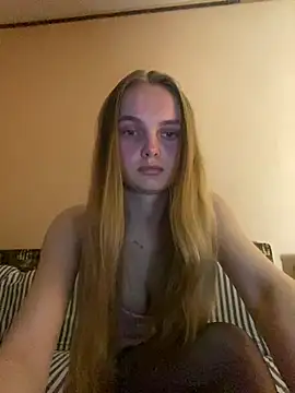 LunaVey online show from 04-07-26, 05:48