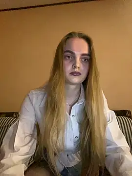 LunaVey online show from 03-29-26, 05:03