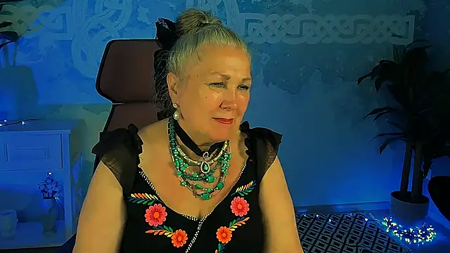 Snapshot of LilaMaharani chatting on 05-18-26, 01:05 LilaMaharani online show from 05-18-26, 01:05