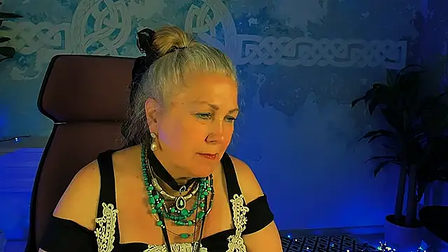 Snapshot of LilaMaharani chatting on 05-21-26, 12:57 LilaMaharani online show from 05-21-26, 12:57