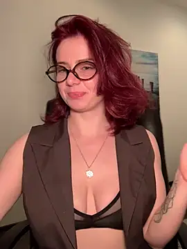 VelvetChloe online show from 05-06-26, 04:44