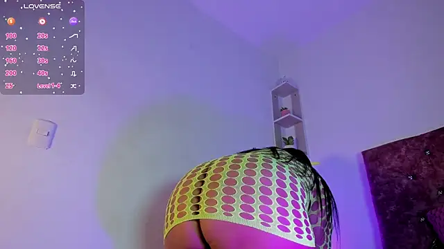 laurengarciaa online show from 04-17-26, 10:18