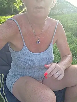 Snapshot of lescoquinsdu40 chatting on 06-24-26, 05:44 lescoquinsdu40 online show from 06-24-26, 05:44