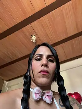 Snapshot of Maracuchitam chatting on 06-11-26, 01:52 Maracuchitam online show from 06-11-26, 01:52