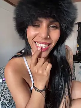 Snapshot of Maracuchitam chatting on 05-26-26, 01:09 Maracuchitam online show from 05-26-26, 01:09