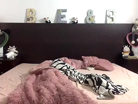 mommy-Milf online show from 03-25-26, 02:05