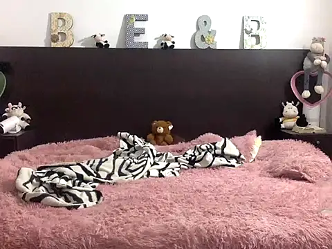 mommy-Milf online show from 03-22-26, 02:40