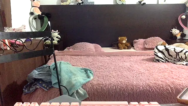 mommy-Milf online show from 04-12-26, 02:04