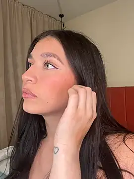 Caandace online show from 04-17-26, 07:38