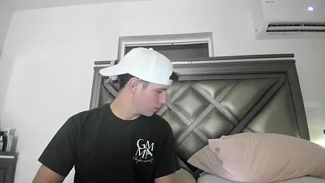 Snapshot of gayndepressed chatting on 03-04-26, 01:13 gayndepressed online show from 03-04-26, 01:13