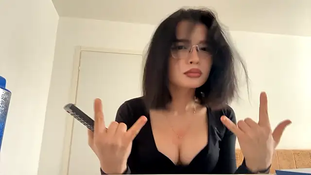 Snapshot of CartiBlue chatting on 03-03-26, 10:33 CartiBlue online show from 03-03-26, 10:33