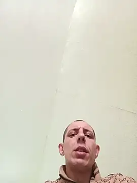 Hugo1993 online show from 04-03-26, 02:45