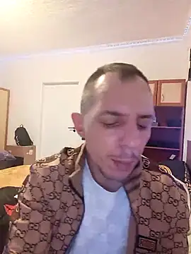 Hugo1993 online show from 04-02-26, 09:16