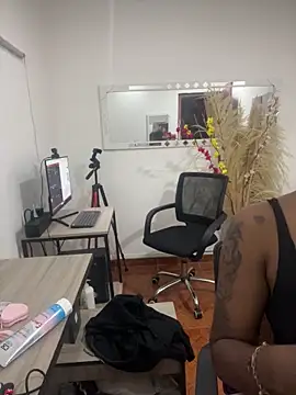 Emi rousse online show from 03-21-26, 11:58