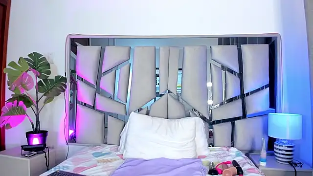 lucy davies online show from 03-02-26, 05:08