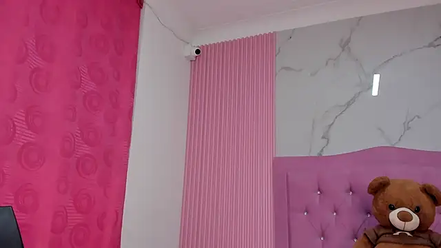 Mily17  online show from 04-15-26, 11:05