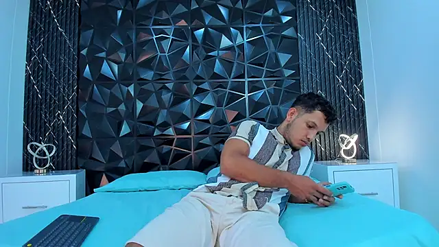 MaxiStanford online show from 03-16-26, 09:28