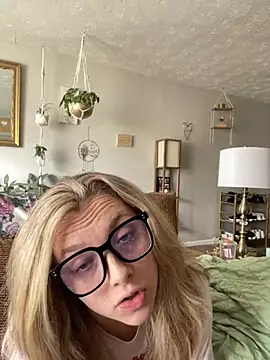 imkhloe online show from 03-09-26, 06:55