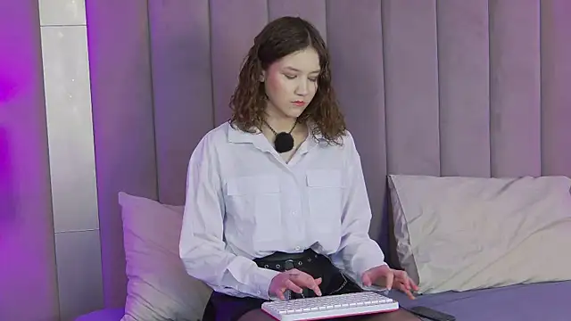 AriaAlves online show from 04-09-26, 05:30