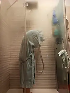 Andreakkkk online show from 04-14-26, 09:31