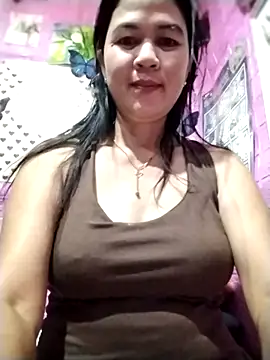 Snapshot of sweet_lyn2025 chatting on 04-20-26, 03:20 sweet lyn2025 online show from 04-20-26, 03:20