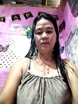 Snapshot of sweet_lyn2025 chatting on 04-22-26, 01:01 sweet lyn2025 online show from 04-22-26, 01:01