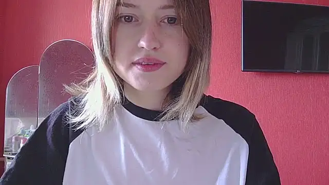 Snapshot of Beloved_Mary chatting on 06-12-26, 06:55 Beloved Mary online show from 06-12-26, 06:55