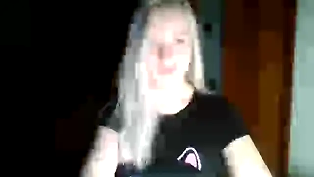 Snapshot of Glowing_Jessica chatting on 03-12-26, 09:08 Glowing Jessica online show from 03-12-26, 09:08