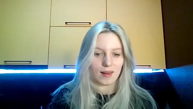 Snapshot of Glowing_Jessica chatting on 03-10-26, 06:23 Glowing Jessica online show from 03-10-26, 06:23