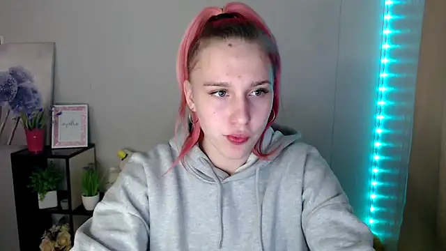 Scarlett lil online show from 04-18-26, 07:44