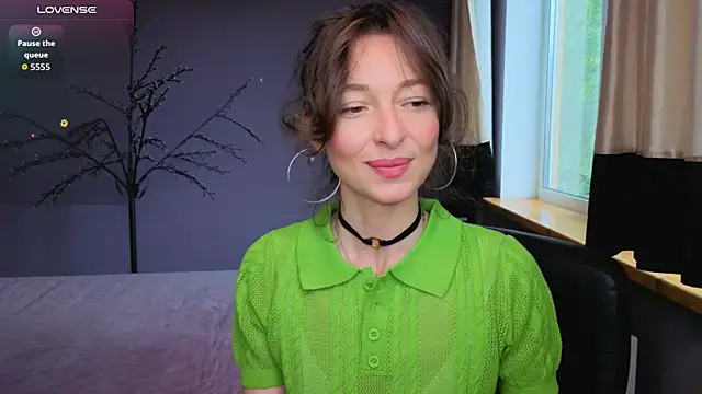 Snapshot of Kate_Millersi chatting on 06-18-26, 11:37 Kate Millersi online show from 06-18-26, 11:37