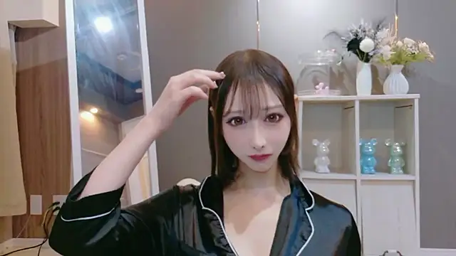 Snapshot of Asuka_H_xxx chatting on 04-25-26, 12:19 Asuka H xxx online show from 04-25-26, 12:19