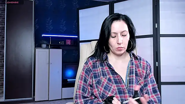 Lucky Milf online show from 04-04-26, 03:40