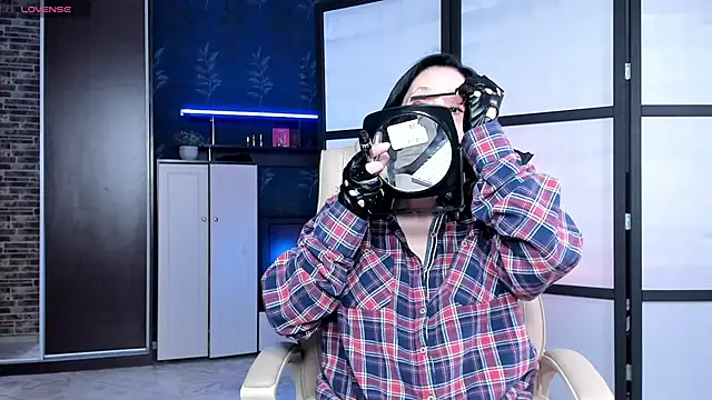 Lucky Milf online show from 04-05-26, 02:02