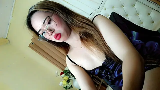 Seductive sophie online show from 04-22-26, 01:34