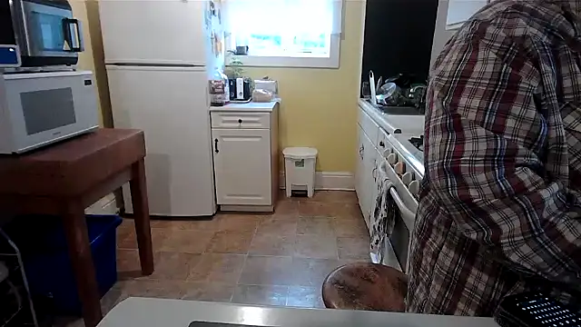 smalltowntrouble online show from 04-13-26, 01:04