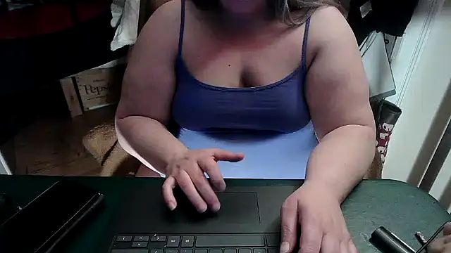 smalltowntrouble online show from 04-14-26, 01:21