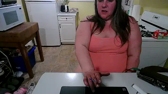 Snapshot of smalltowntrouble chatting on 06-02-26, 02:00 smalltowntrouble online show from 06-02-26, 02:00