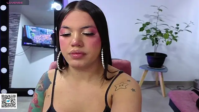 Snapshot of ashley-midnight chatting on 06-18-26, 08:14 ashley-midnight online show from 06-18-26, 08:14